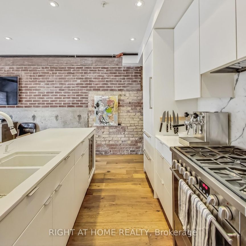 West 40 Lofts - Photo 1