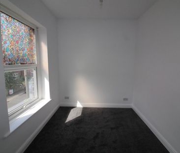 2 bedroom House To Let - Photo 2