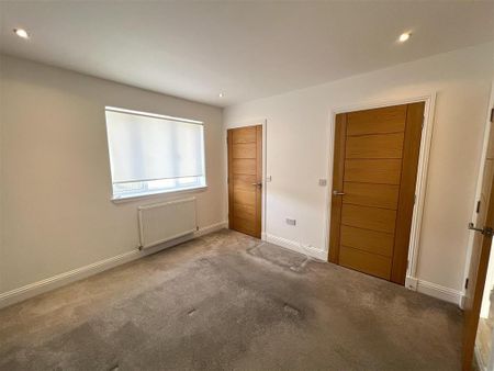 4 bedroom detached bungalow to rent - Photo 4