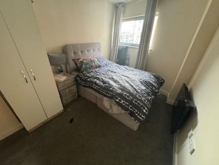2 bedroom flat to rent - Photo 4