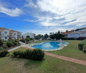 2 Bedroom Apartment For Rent in Estepona, Málaga - Photo 2