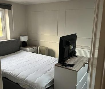 Stylish ground floor ensuite room. - Photo 3