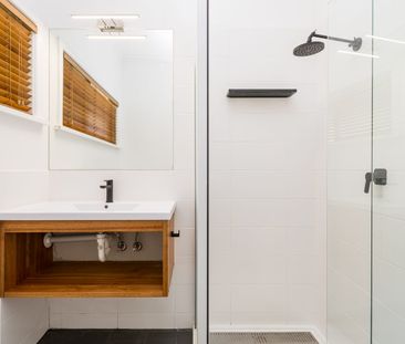 Apply via realestate.com.au only - Photo 4