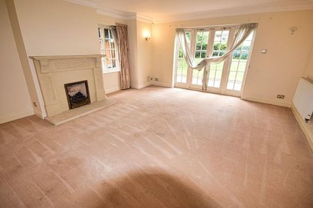 5 bedroom detached house to rent - Photo 2