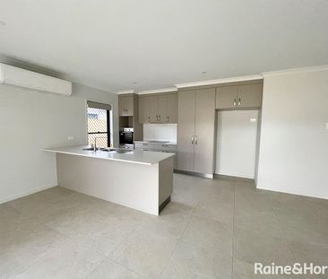 Walking Distance to Urangan Pier - Photo 6