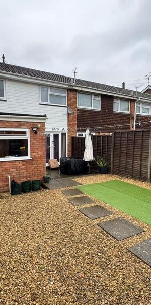 3 bedroom terraced house to rent - Photo 1