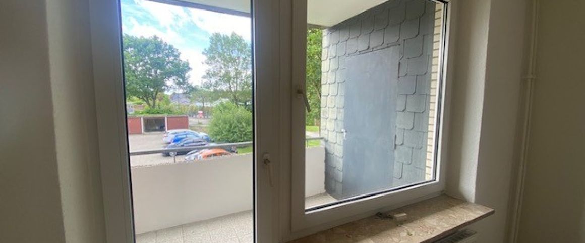 Frisch renovierte 2-Zimmer-Wohnung + Balkon + optional Garage, Brunsbüttel - OTTO STÖBEN GmbH - Foto 1
