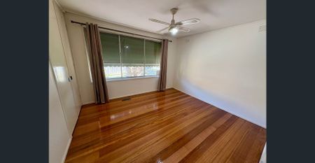 FRESHLY POLISHED FLOORS THROUGHOUT - Photo 4