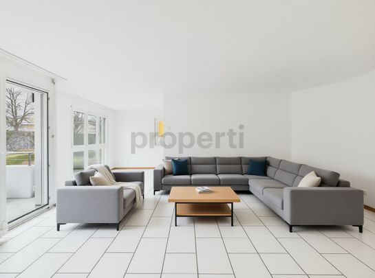 Luminous 4.5-room apartment with balcony, Dällikon - Photo 1