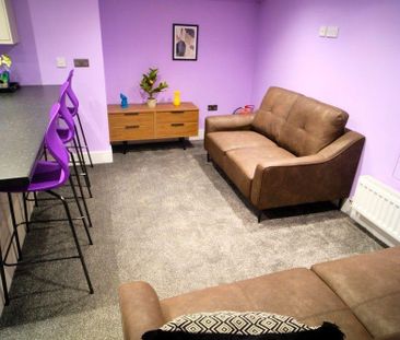 1 bedroom in a house share to rent - Photo 2