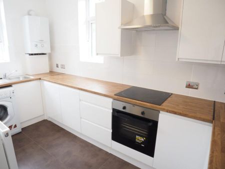 2 bedroom maisonette to rent - Photo 4