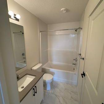 2 Bed 2 Bath Condo For rent (Utilities+Internet Included) - Photo 4