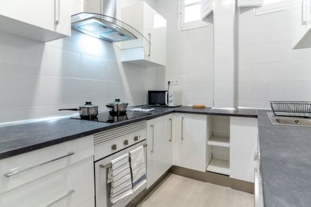 Bright room in Fuencarral Street - Photo 4