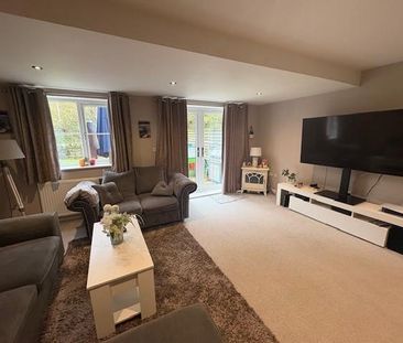 4 bedroom semi-detached house to rent - Photo 2