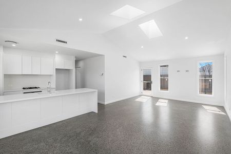 Home For Rent - Photo 3
