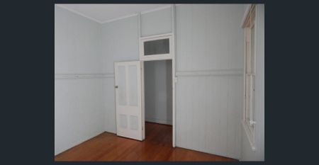 FOUR BEDROOM HOME IN SUBERB LOCATION - Photo 2