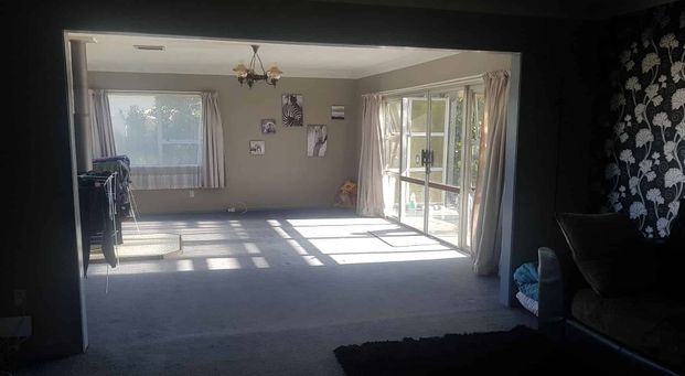 Sunny warm home - Photo 1