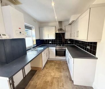 3 bedroom terraced house to rent - Photo 3