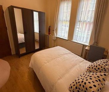 Room 1, 2 Belgravia Avenue, Belfast, BT9 7BJ - Photo 5