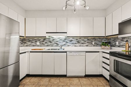 For Lease - 8 Terrace Drive Unit# 217, Bells Corners and South to Fallowfield, Ontario - Photo 5