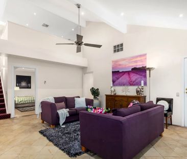 6 months lease only | Luxury Family Living in Court Location - Photo 2