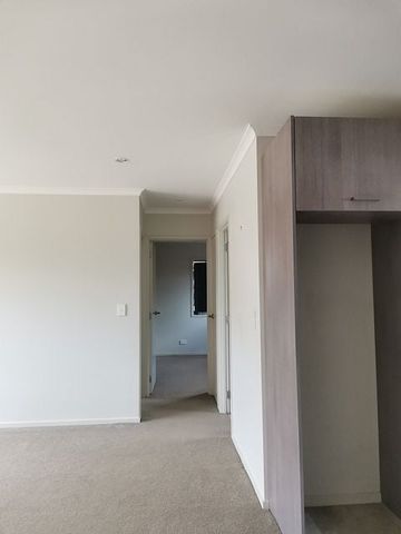 2 Bedroom standalone house in Te Atatu Peninsula - Photo 4