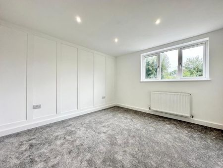 4 bedroom detached house to rent - Photo 2