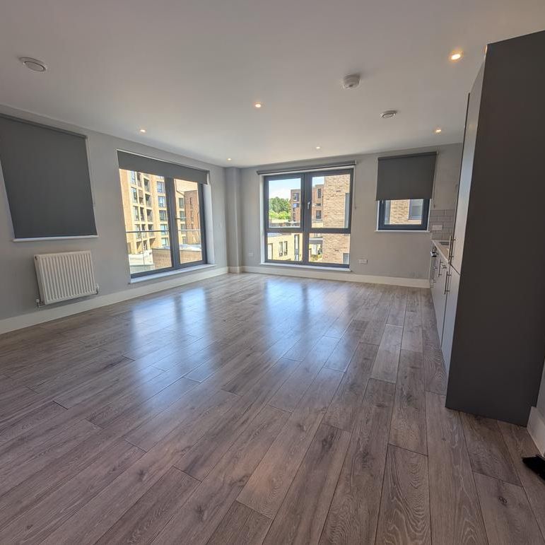 3 bedroom flat to rent - Photo 1