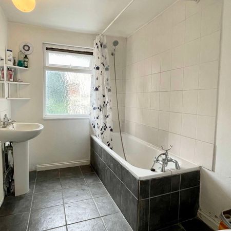 Large Room Available - N4 - Finsbury Park - Photo 3