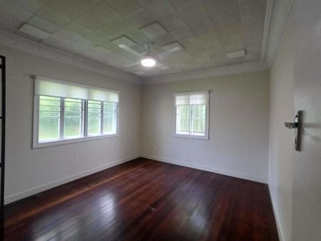 1 Newbolt Street, 4121, Holland Park Qld - Photo 2