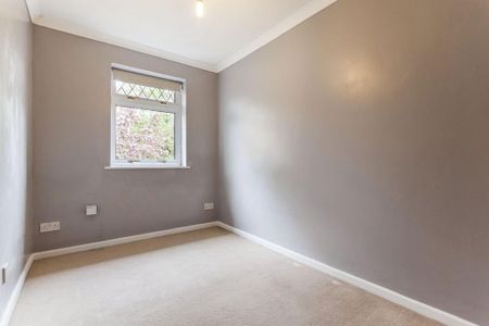 3 bedroom terraced house to rent - Photo 5