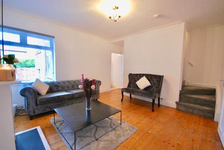 6 bedroom terraced house to rent - Photo 2