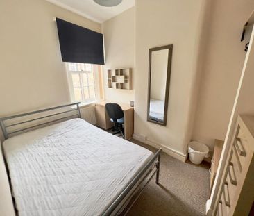 2 bedroom private hall to rent - Photo 5