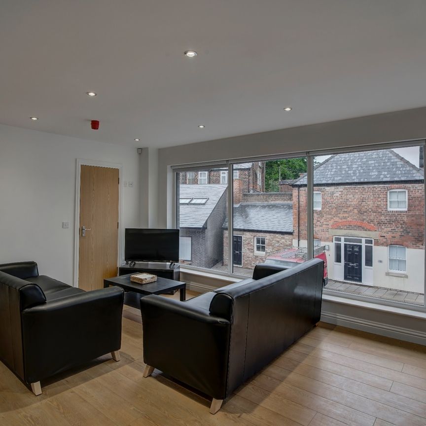 7 Bed Flat, Stonemasons Close, L7 - Photo 1