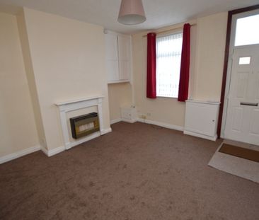 2 Bedroom Terraced House - Photo 2