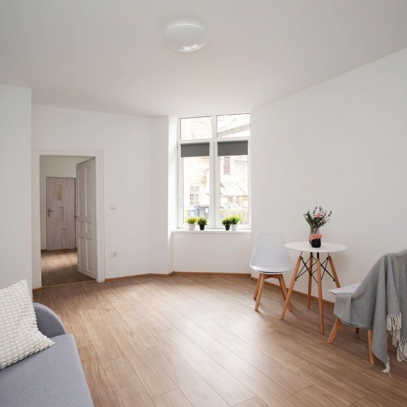 Po remoncie, z osobnym wejściem przy Hali Targowej 41 m² - Фото 1