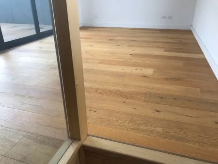 “Contemporary Luxury Townhouse with city views at Port Melbourne” - Photo 4