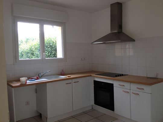 A louer - superbe villa de type 5 avec jardin dans une résidence sécurisée- Saint-Jory - Photo 1