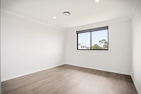 95B Magowar Rd Girraween NSW 2145 - Photo 4