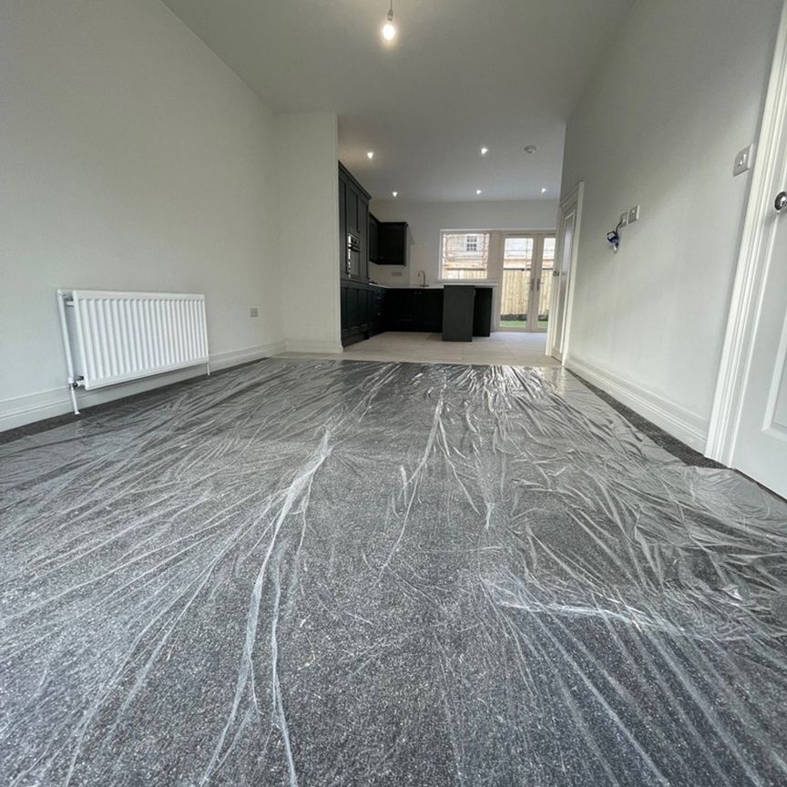 17 Hobart Hall, Dundonald, Belfast, BT16 1BS - Photo 1