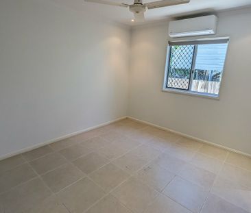 SPACIOUS DUPLEX - Photo 2