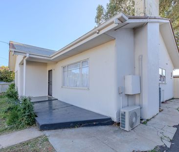 Neat 3 bedroom home - Photo 2