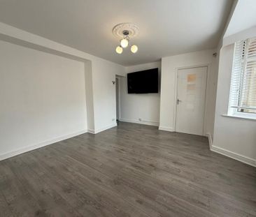 3 Bedroom Semi Detached To Let - Photo 4