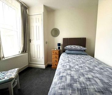 Sandy Cove, Mitford Street, Filey, YO14 - Photo 3