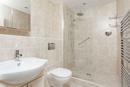 4 bedroom terraced house to rent - Photo 4