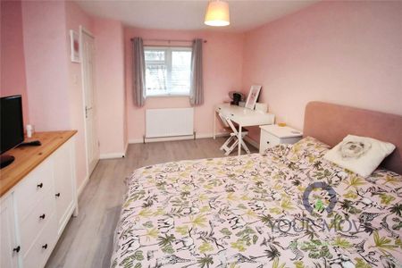 2 bedroom end of terrace house to rent - Photo 5