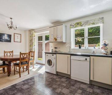 3 bedroom end of terrace house to rent - Photo 5