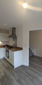 3 bedroom semi-detached house to rent - Photo 3