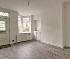 2 BEDROOM House - Mid Terrace - Photo 3