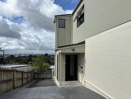 C/12 Laurina Road - Photo 2